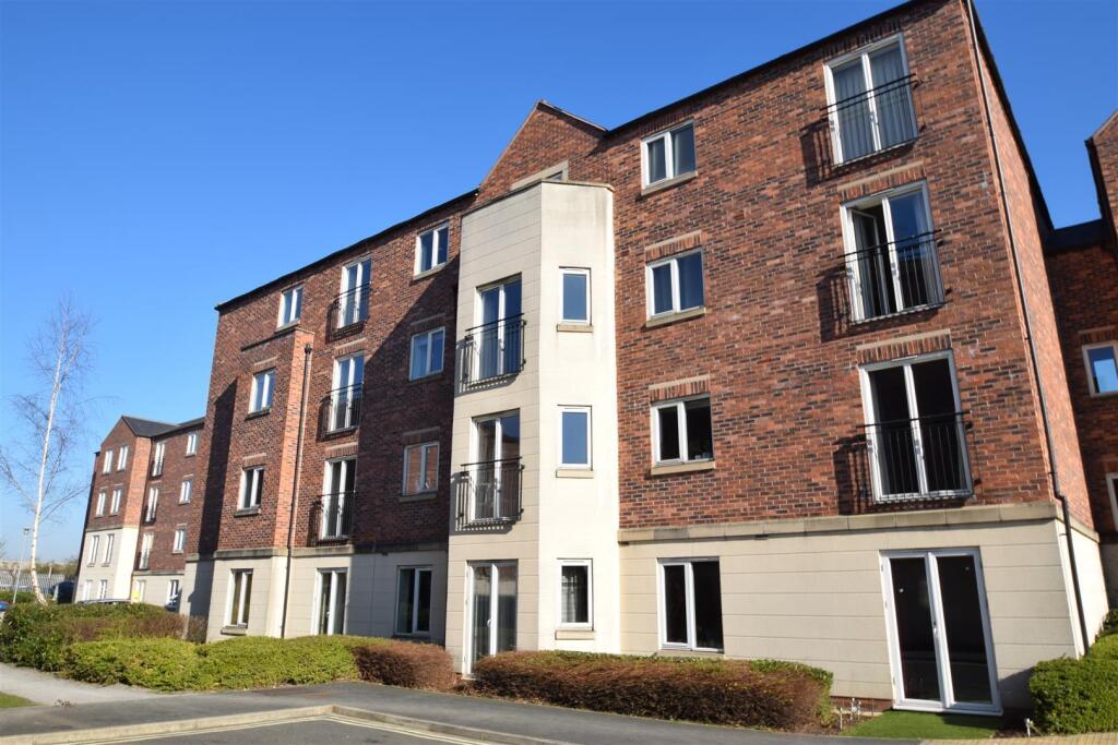 2 bed Apartment for rent in Heslington. From Quantum Estate Agents - York