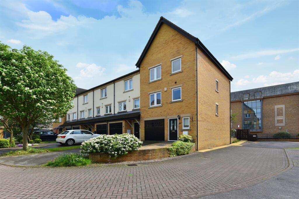 4 bed Town House for rent in Heslington. From Quantum Estate Agents - York