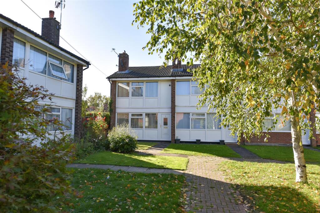 2 bed Town House for rent in New Earswick. From Quantum Estate Agents - York
