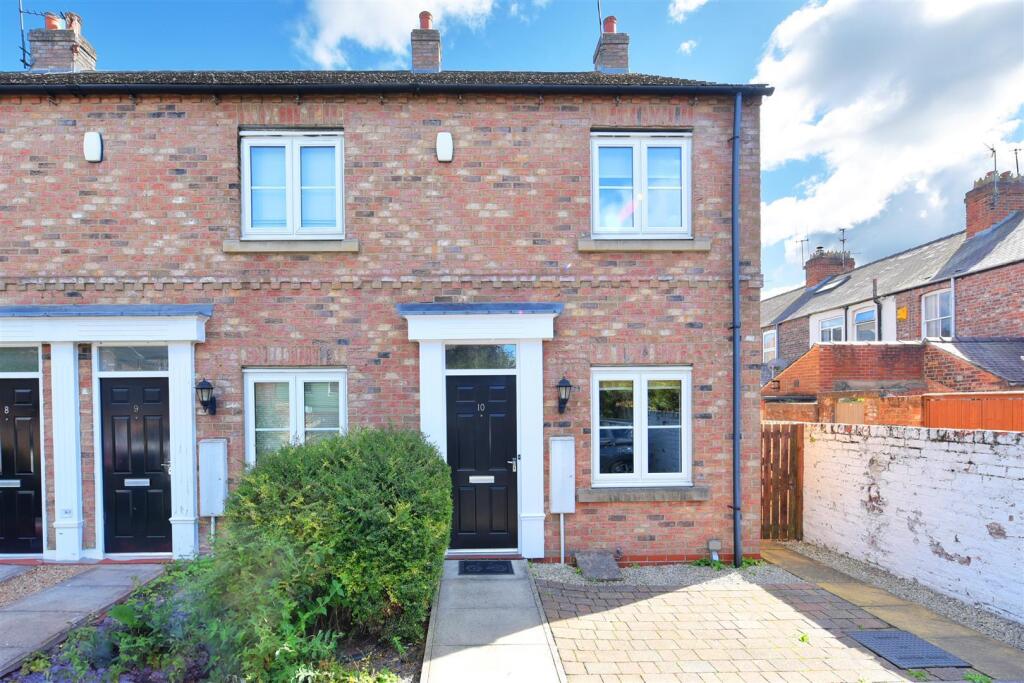 2 bed Town House for rent in Skelton. From Quantum Estate Agents - York 2 bed Town House for rent in Skelton. From Quantum Estate Agents - York