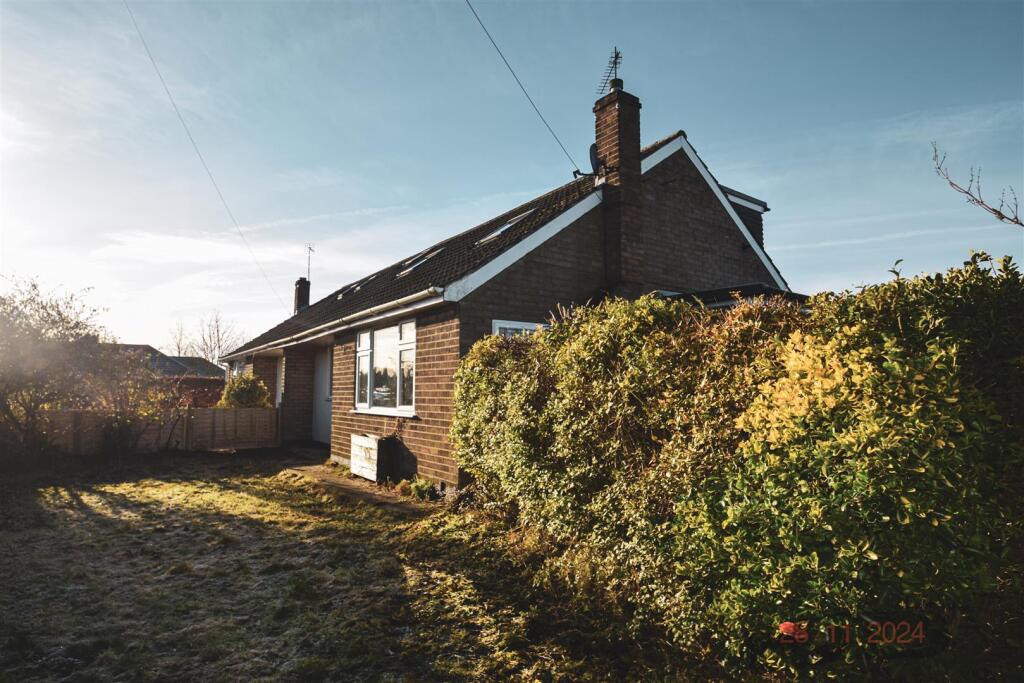 4 bed Semi-detached bungalow for rent in New Earswick. From Quantum Estate Agents - York