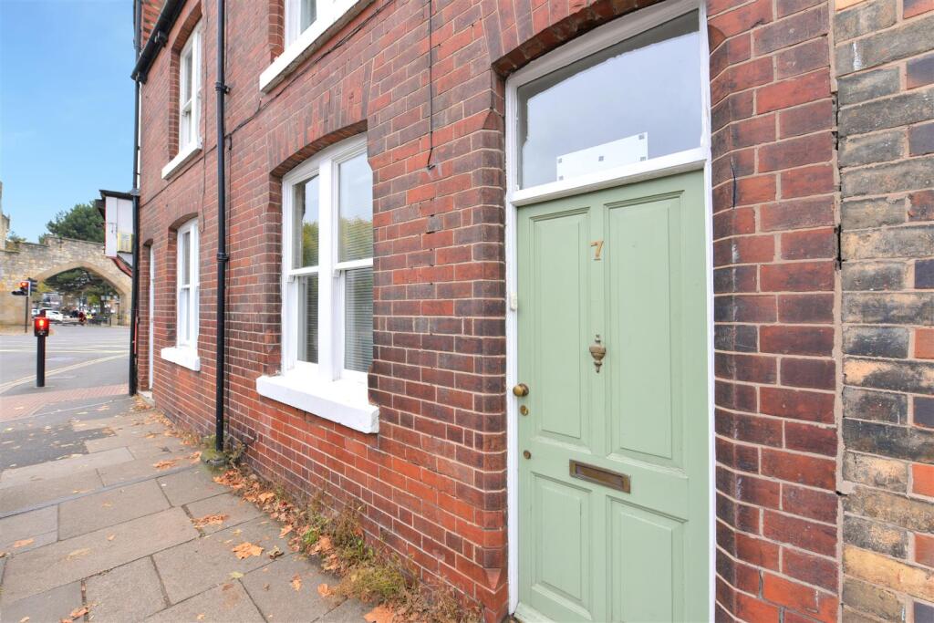4 bed Detached for rent in Heslington. From Quantum Estate Agents - York 4 bed Detached for rent in Heslington. From Quantum Estate Agents - York