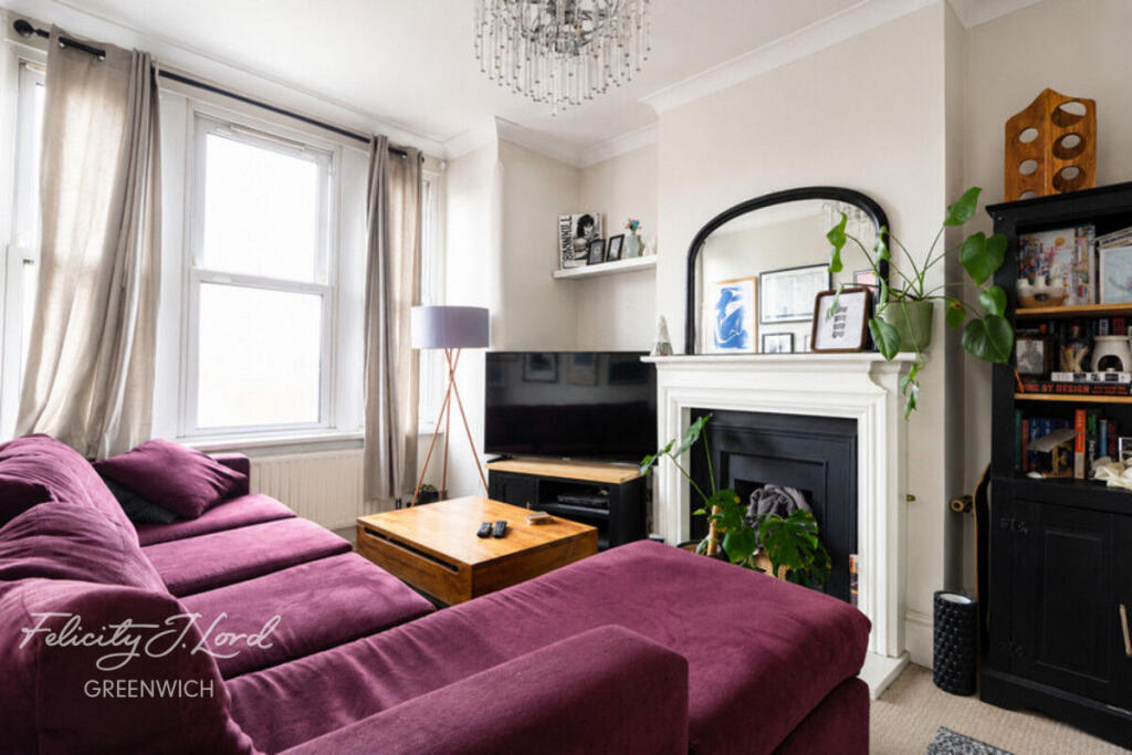 2 bed 1st Floor Flat for rent in Greenwich. From Felicity J Lord - Greenwich