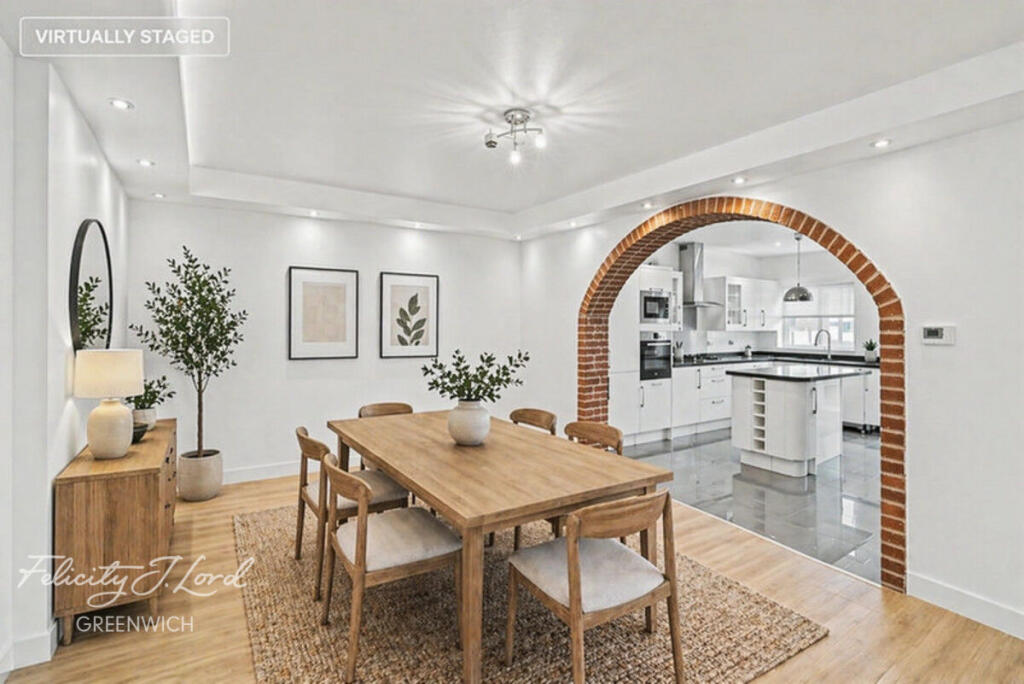 3 bed Detached for rent in London. From Felicity J Lord - Greenwich