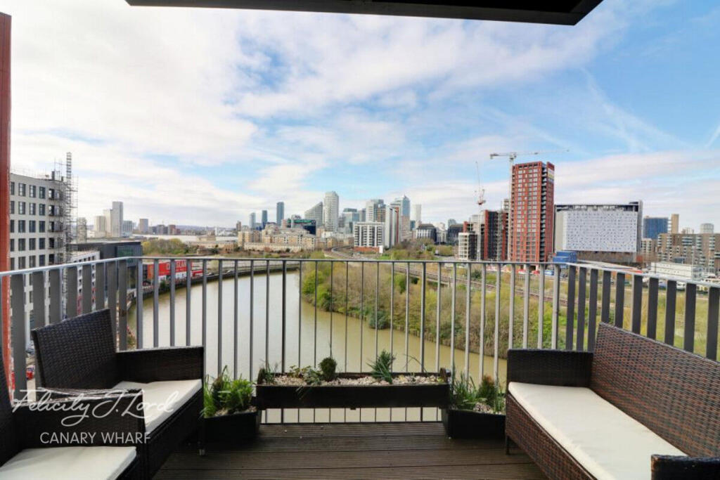 2 bed Apartment for rent in London. From Felicity J Lord - Canary Wharf