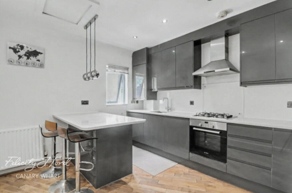 2 bed Apartment for rent in Poplar. From Felicity J Lord - Canary Wharf
