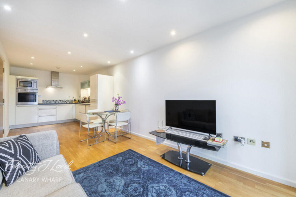 1 bed 1st Floor Flat for rent in London. From Felicity J Lord - Canary Wharf