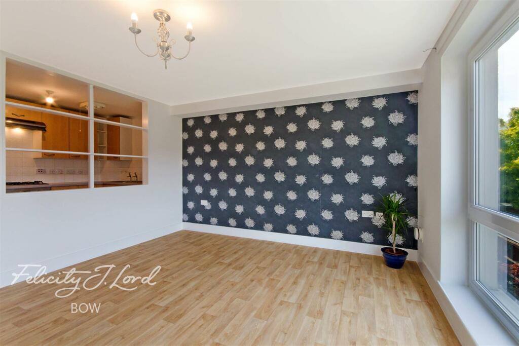 2 bed Flat for rent in Bow. From Felicity J Lord - Bow