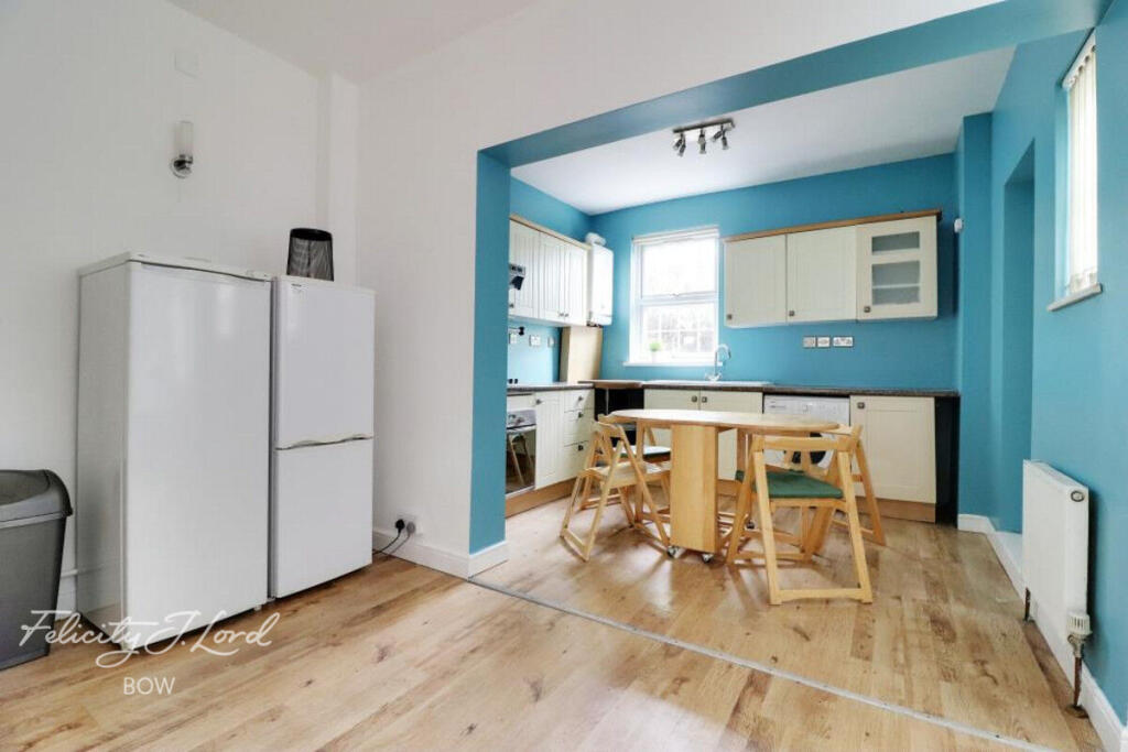 4 bed Mid Terraced House for rent in Bow. From Felicity J Lord - Bow