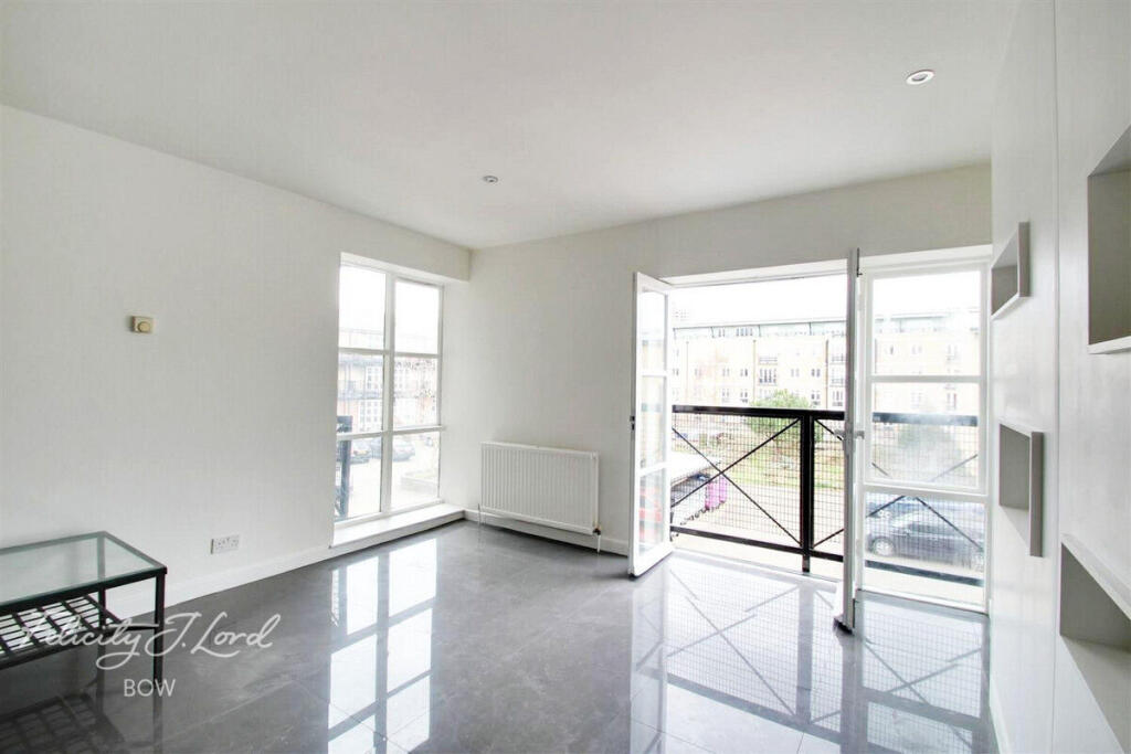 2 bed 1st Floor Flat for rent in London. From Felicity J Lord - Bow