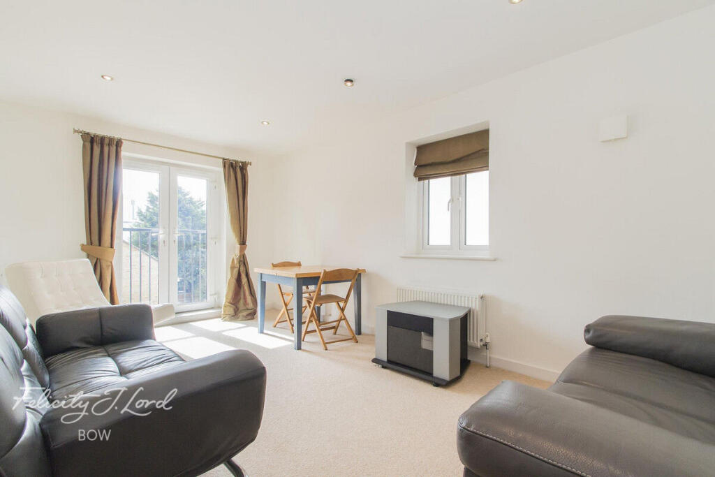 2 bed 1st Floor Flat for rent in London. From Felicity J Lord - Bow