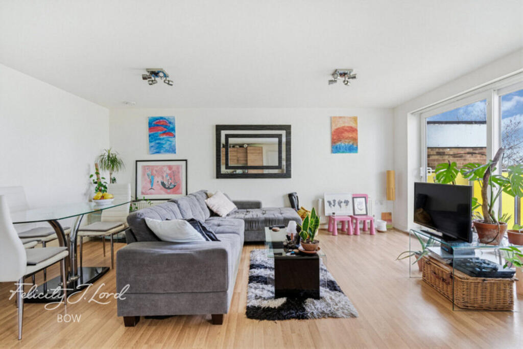 1 bed 1st Floor Flat for rent in Bow. From Felicity J Lord - Bow