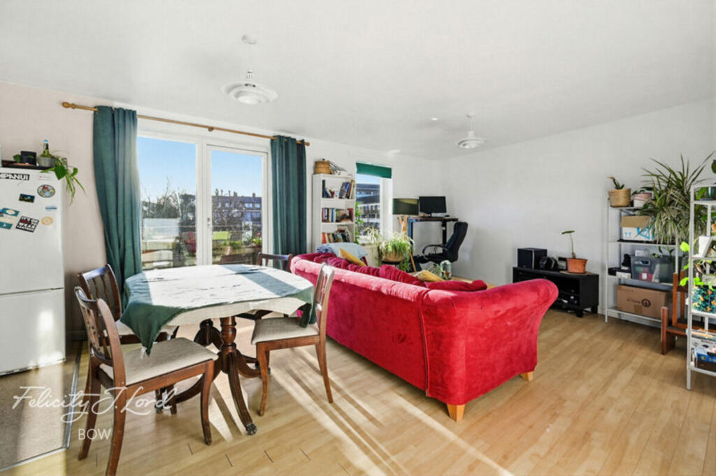 2 bed 1st Floor Flat for rent in Bow. From Felicity J Lord - Bow