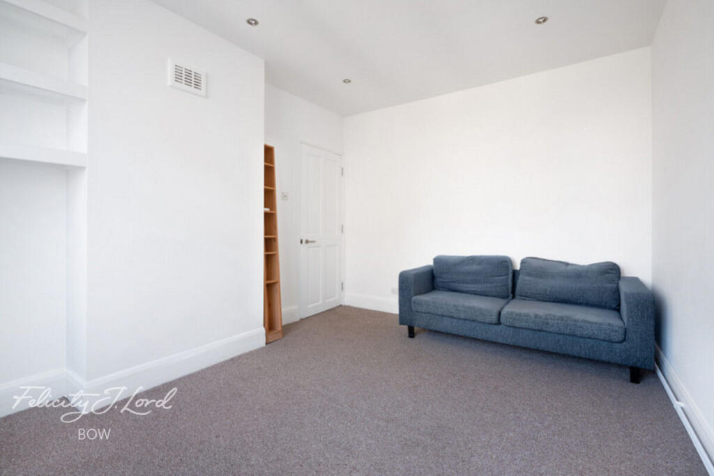 2 bed 1st Floor Flat for rent in Bow. From Felicity J Lord - Bow