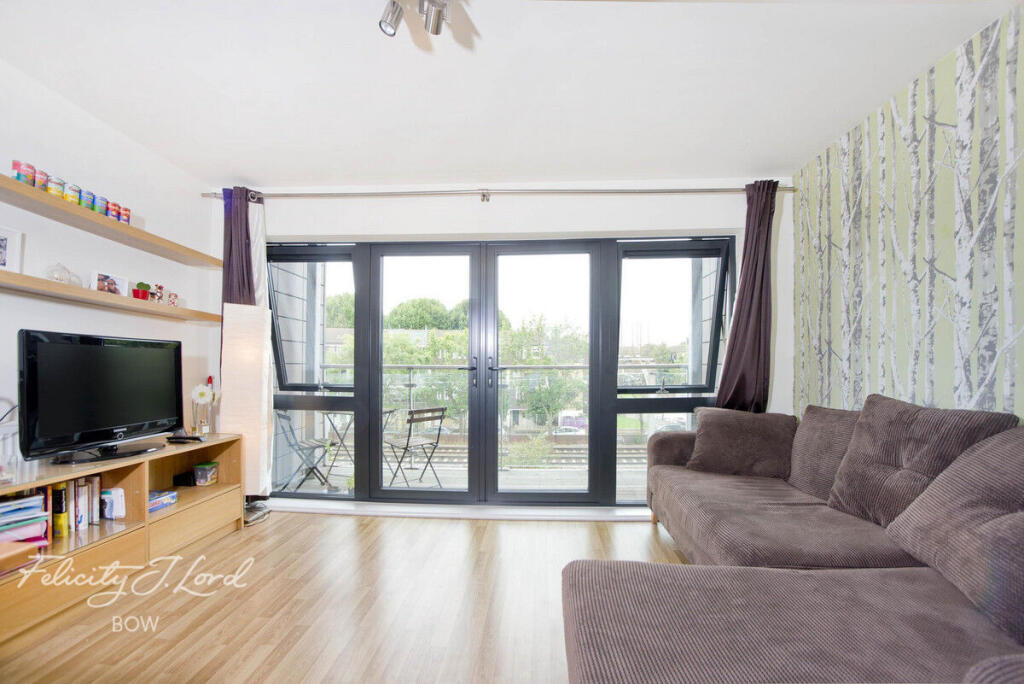 1 bed 1st Floor Flat for rent in Bow. From Felicity J Lord - Bow