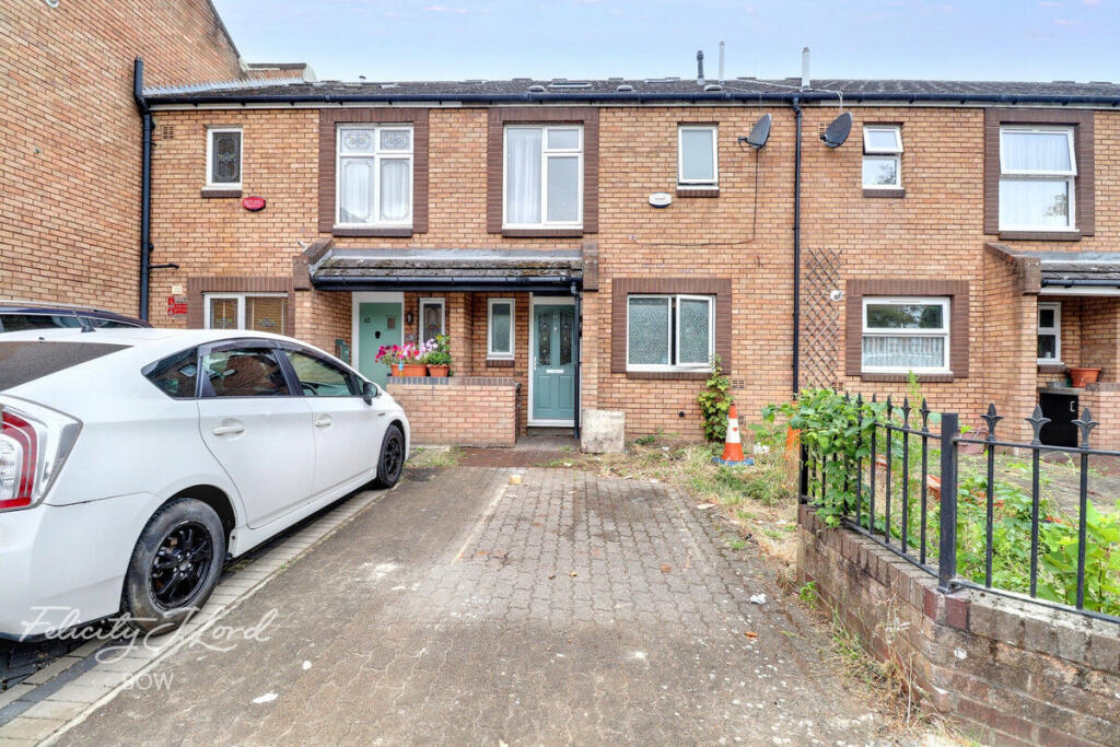 4 bed Mid Terraced House for rent in Stepney. From Felicity J Lord - Bow