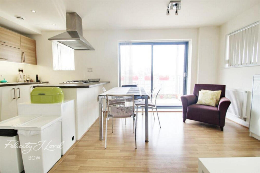 2 bed 1st Floor Flat for rent in Bow. From Felicity J Lord - Bow