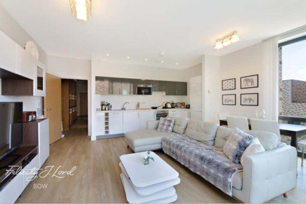 2 bed 1st Floor Flat for rent in Bow. From Felicity J Lord - Bow