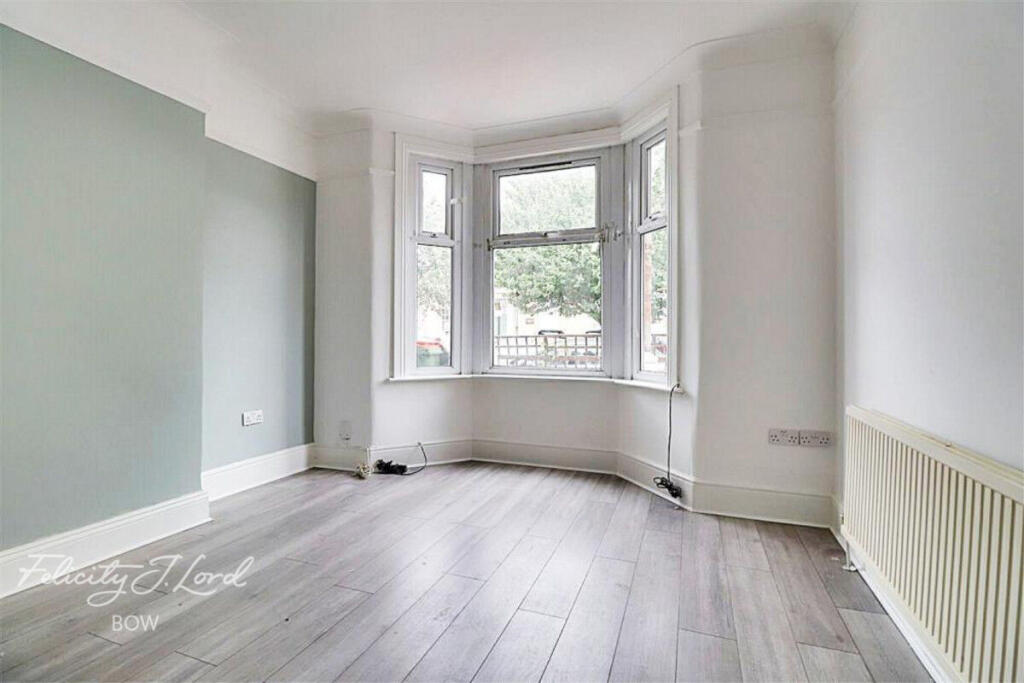 4 bed Mid Terraced House for rent in London. From Felicity J Lord - Bow
