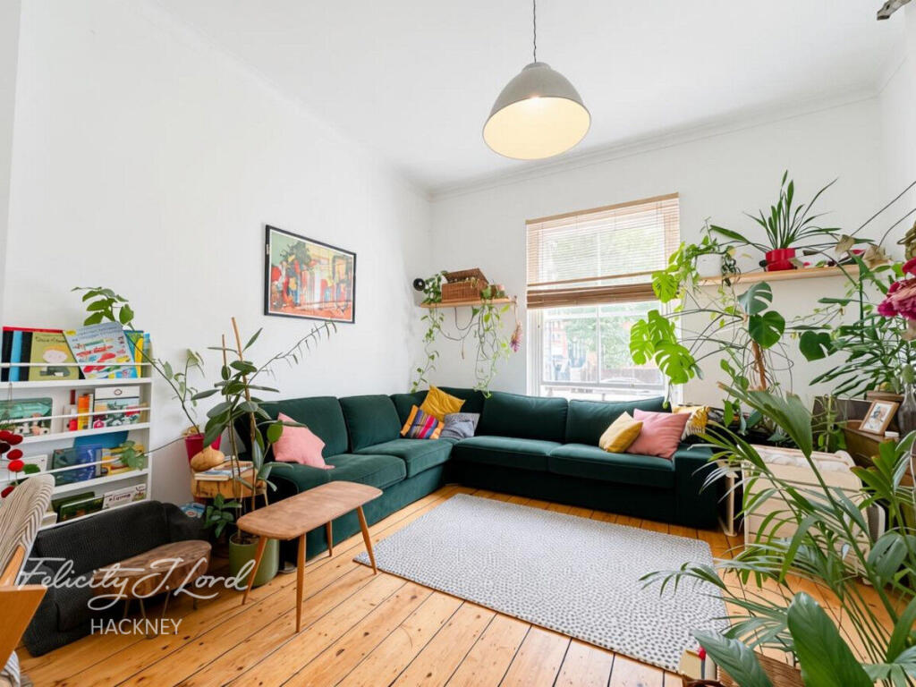 3 bed 1st Floor Flat for rent in London. From Felicity J Lord - Hackney