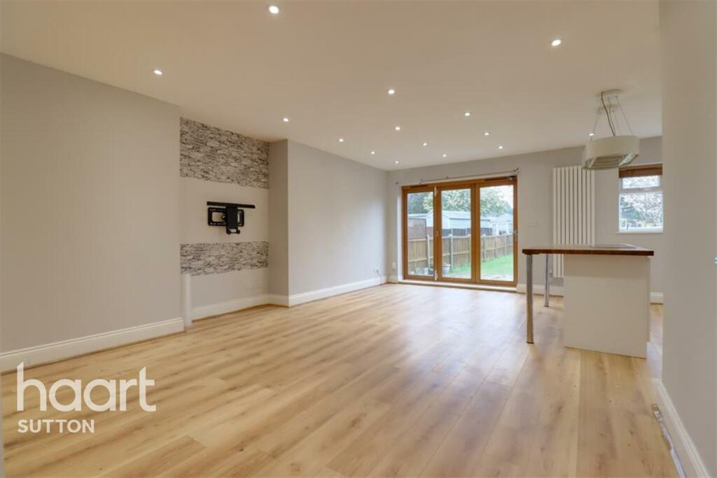 4 bed Semi-Detached House for rent in Epsom. From haart - Sutton