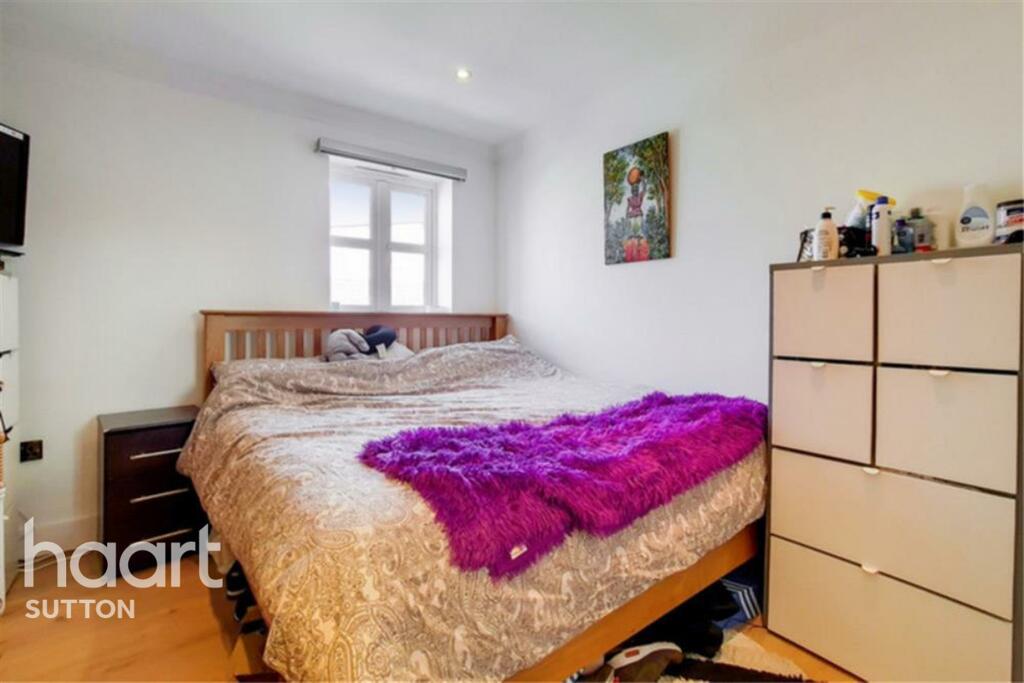 2 bed Flat for rent in Stoneleigh. From haart - Sutton