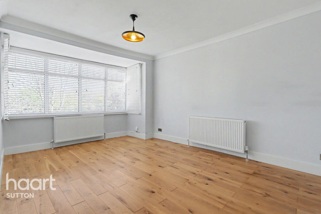 2 bed Apartment for rent in London. From haart - Sutton
