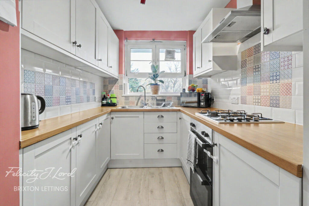 3 bed Apartment for rent in London. From haart - Brixton - Lettings