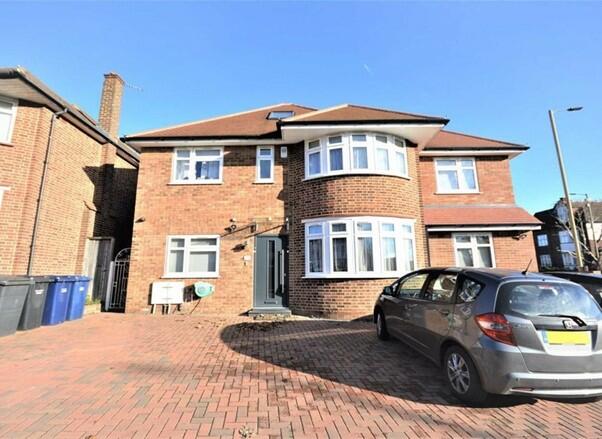 5 bed Detached House for rent in London. From ABC Estates Ltd - Hendon