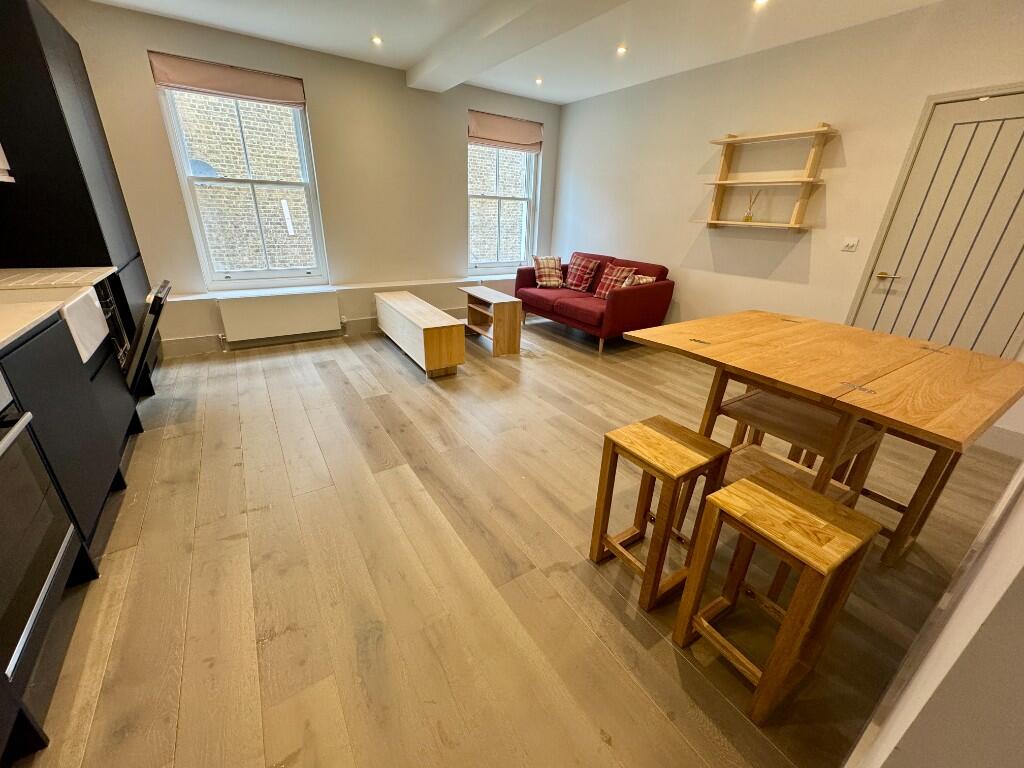 2 bed 1st Floor Flat for rent in London. From Oaklands Estates