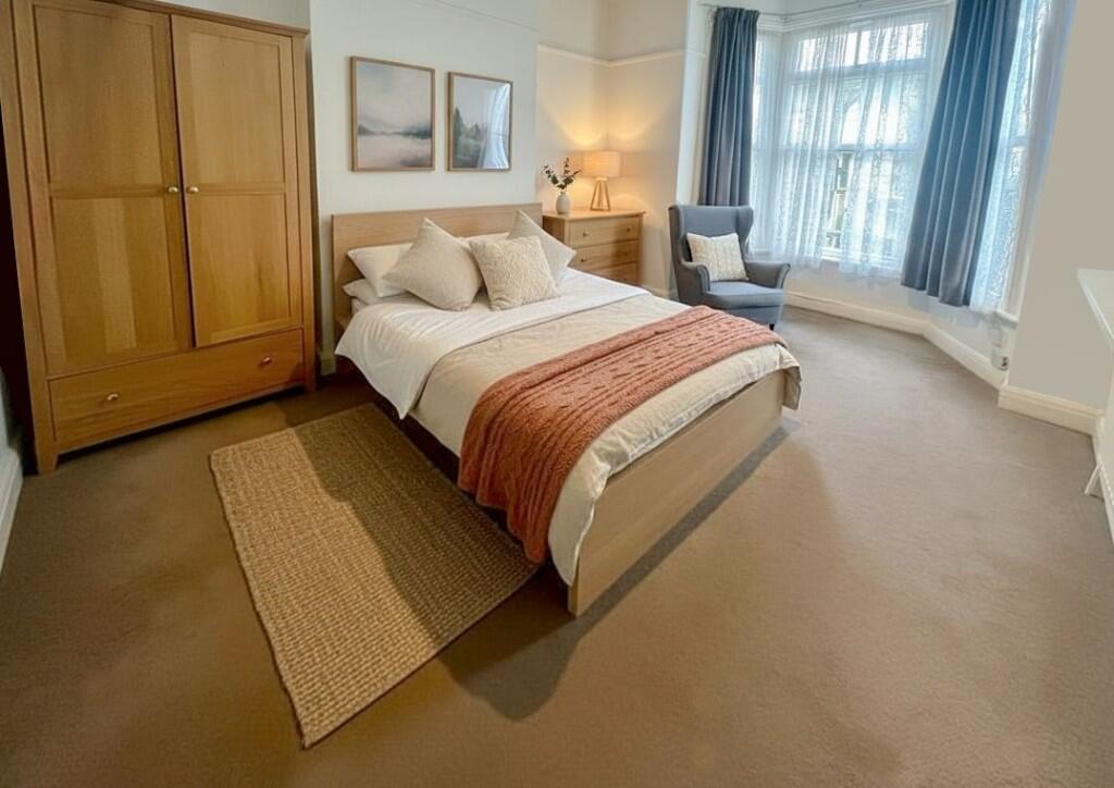 1 bed House Share for rent in London. From Oaklands Estates