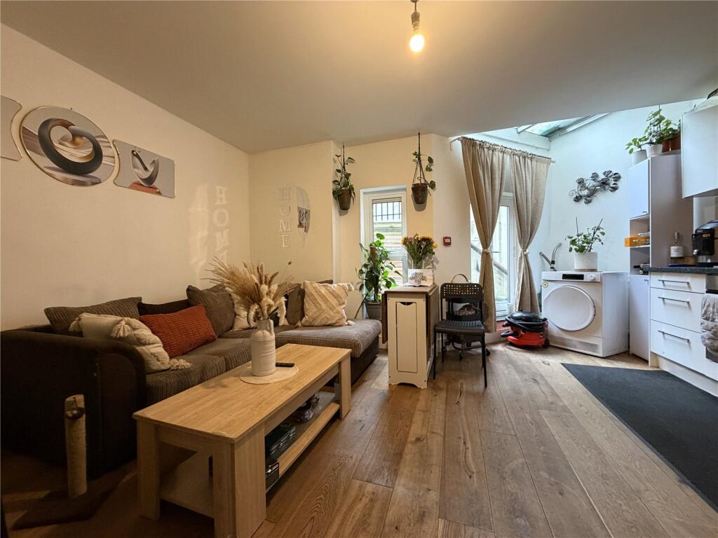 2 bed Apartment for rent in London. From Tatlers - Muswell Hill - Lettings 2 bed Apartment for rent in London. From Tatlers - Muswell Hill - Lettings