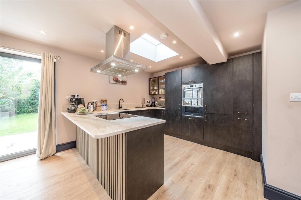 3 bed Mid Terraced House for rent in Finchley. From Tatlers - Muswell Hill - Lettings