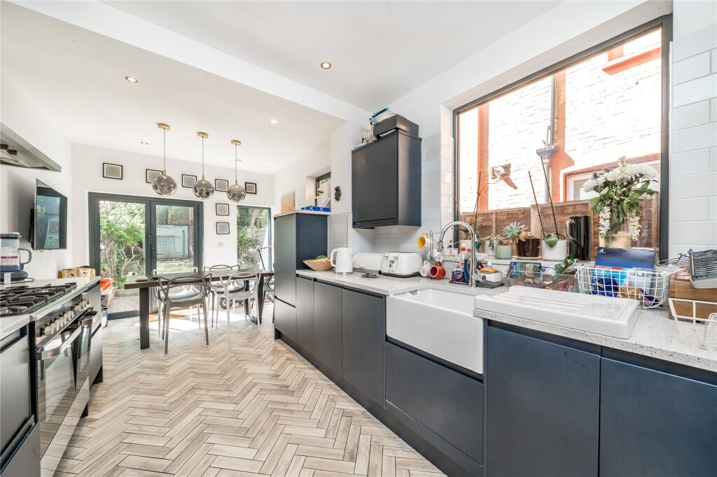 5 bed Mid Terraced House for rent in London. From Tatlers - Muswell Hill - Lettings 5 bed Mid Terraced House for rent in London. From Tatlers - Muswell Hill - Lettings