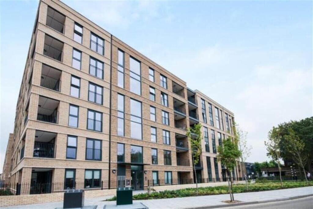 1 bed 1st Floor Flat for rent in Camberwell. From Holland Properties - London