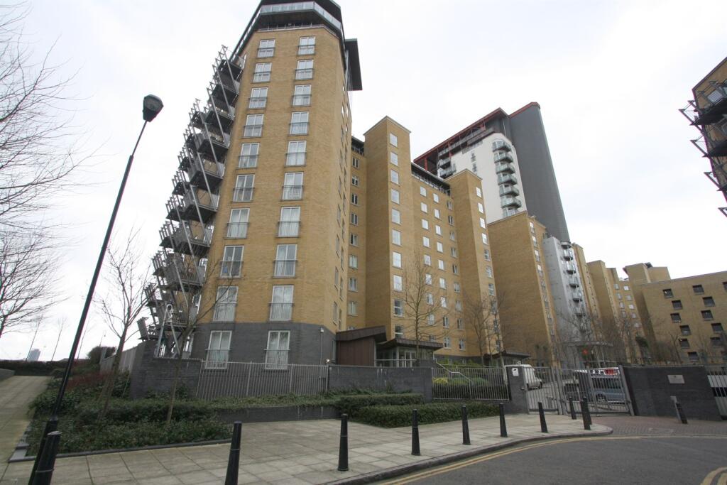 2 bed 1st Floor Flat for rent in Poplar. From Holland Properties - London