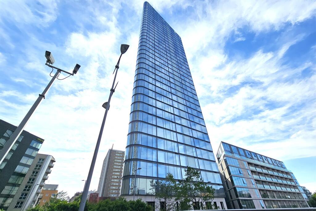 2 bed 1st Floor Flat for rent in Islington. From Holland Properties - London