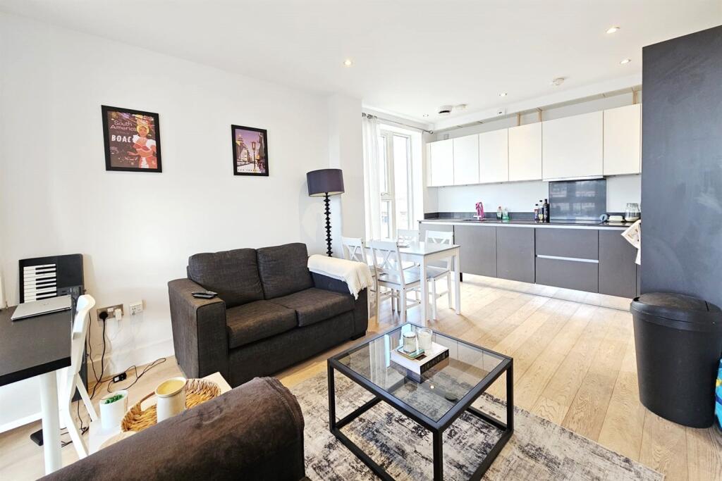 2 bed Apartment for rent in Deptford. From Holland Properties - London