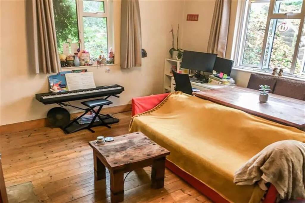 2 bed 1st Floor Flat for rent in Lewisham. From Holland Properties - London