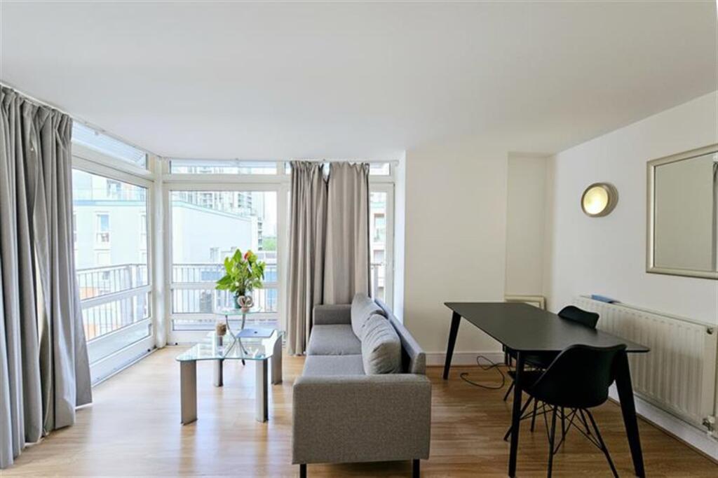 2 bed Apartment for rent in Poplar. From Holland Properties - London 2 bed Apartment for rent in Poplar. From Holland Properties - London