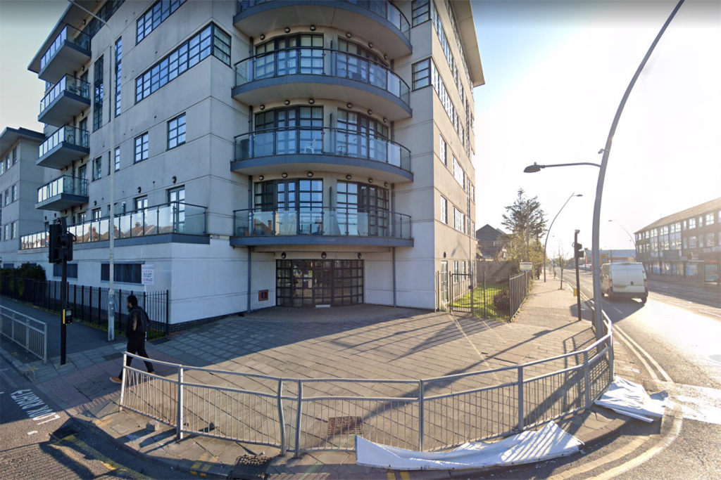 2 bed 1st Floor Flat for rent in Romford. From Holland Properties - London