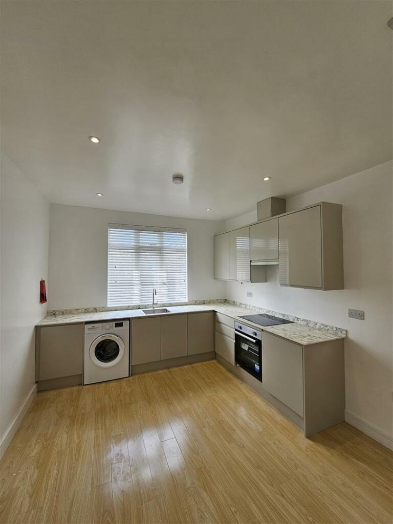 4 bed Maisonette for rent in Wembley. From Daniels Estate Agents - Wembley