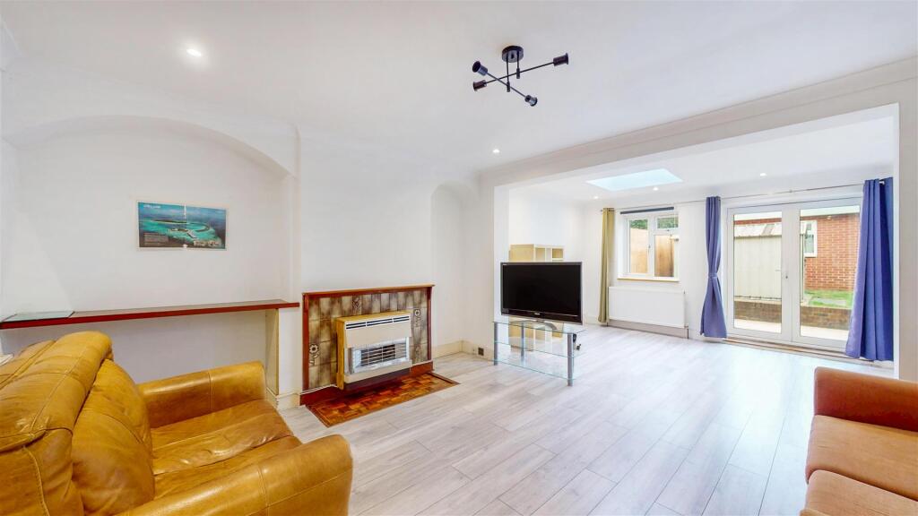 4 bed Semi Detached for rent in Wembley. From Daniels - Wembley