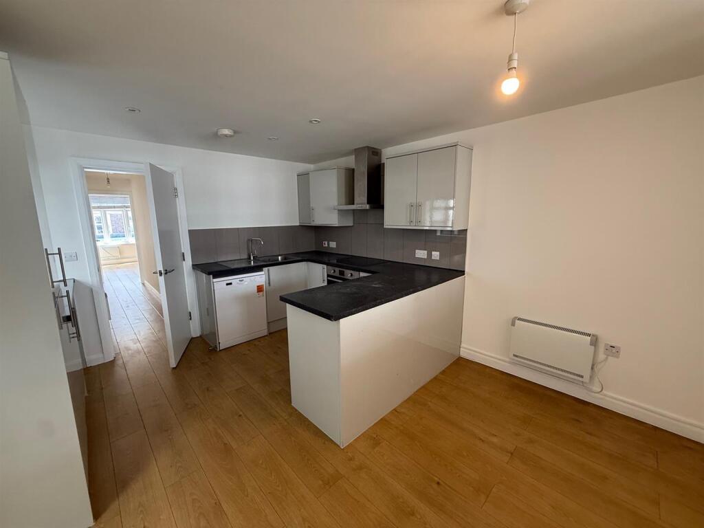 3 bed Apartment for rent in Wembley. From Daniels - Wembley 3 bed Apartment for rent in Wembley. From Daniels - Wembley