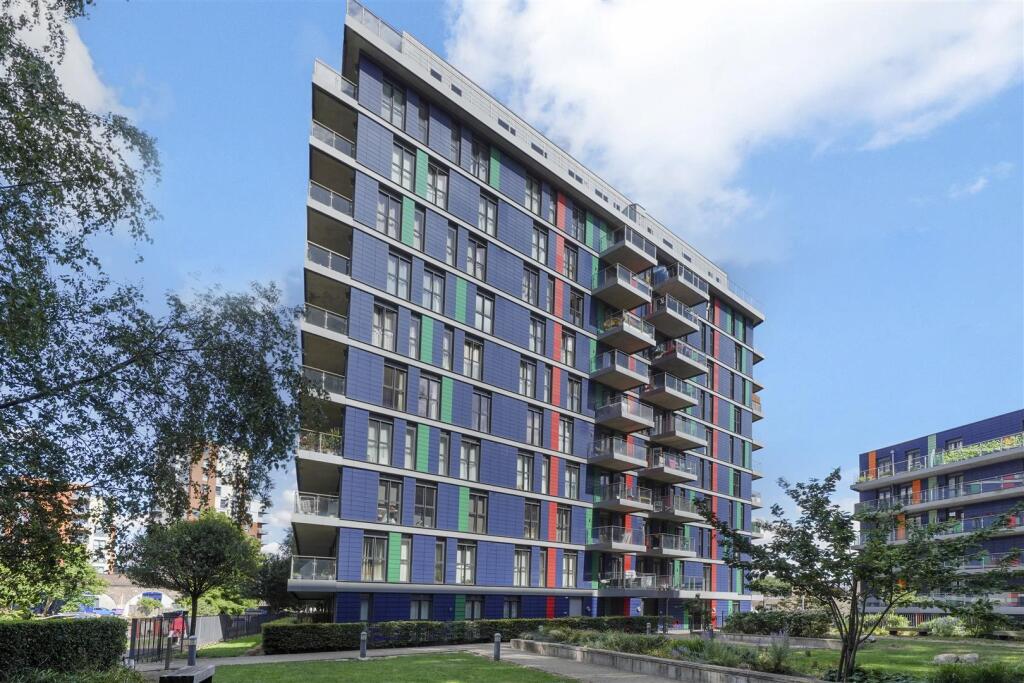 3 bed Penthouse for rent in Wembley. From Daniels - Wembley 3 bed Penthouse for rent in Wembley. From Daniels - Wembley