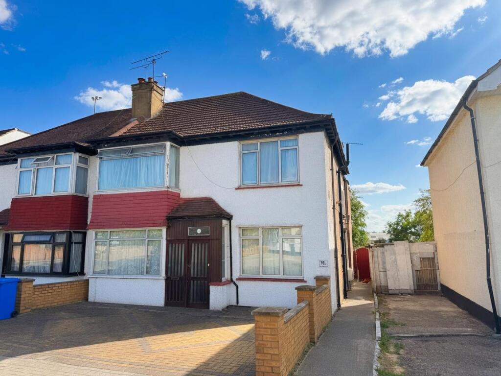 3 bed Annexe for rent in Willesden. From Daniels - Dollis Hill & Neasden