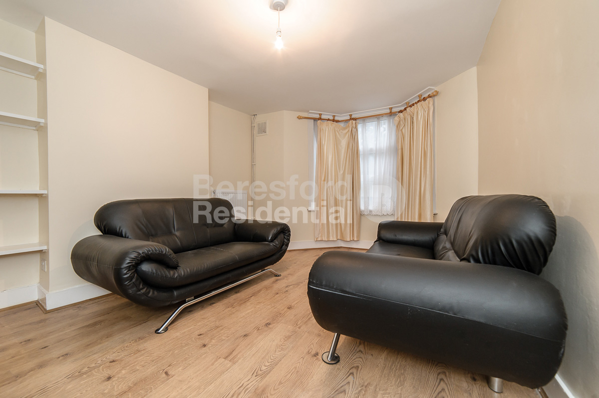 5 bed Mid Terraced House for rent in Clapham. From Beresford Residential - Brixton Lettings