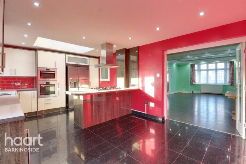 4 bed Mid Terraced House for rent in Ilford. From haart - Barkingside