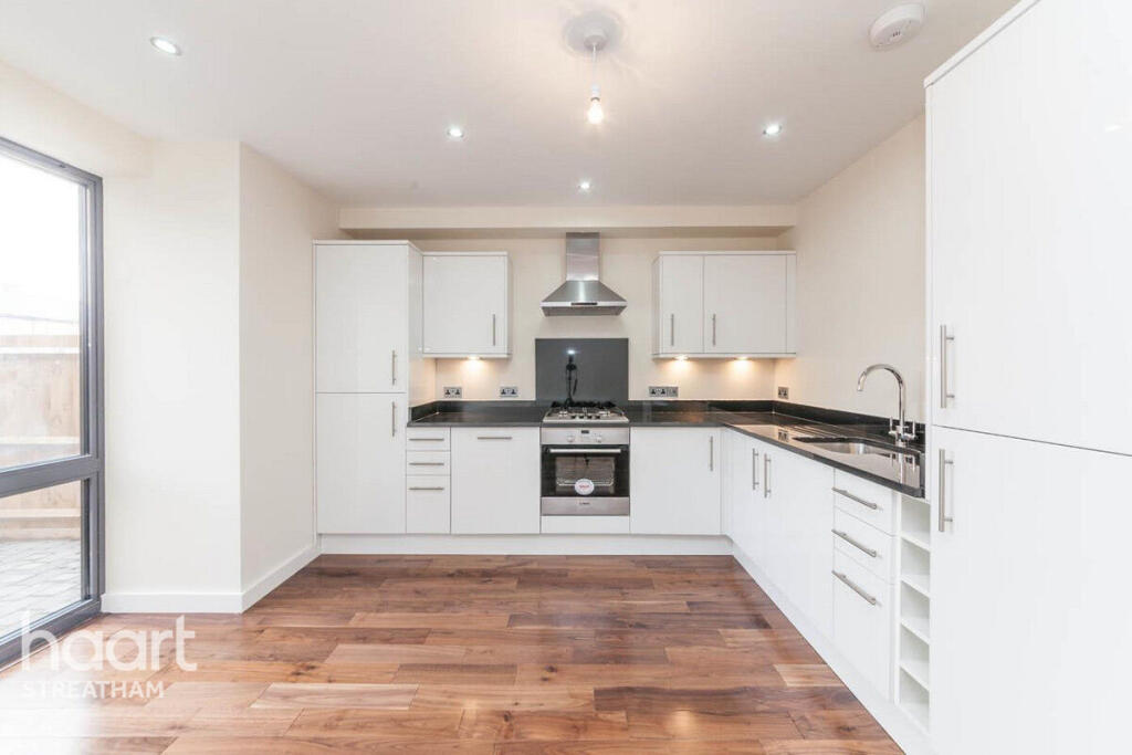 3 bed Town House for rent in Merton. From haart - Streatham