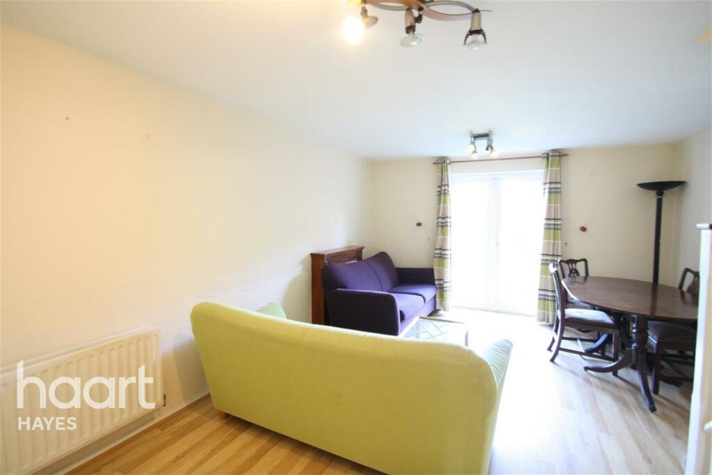 2 bed Mid Terraced House for rent in Southall. From haart - Hayes